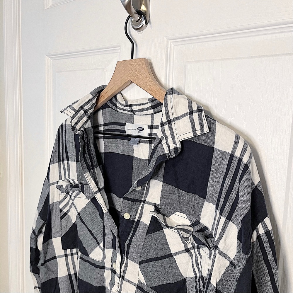 ✧･ﾟold navy b&w flannel